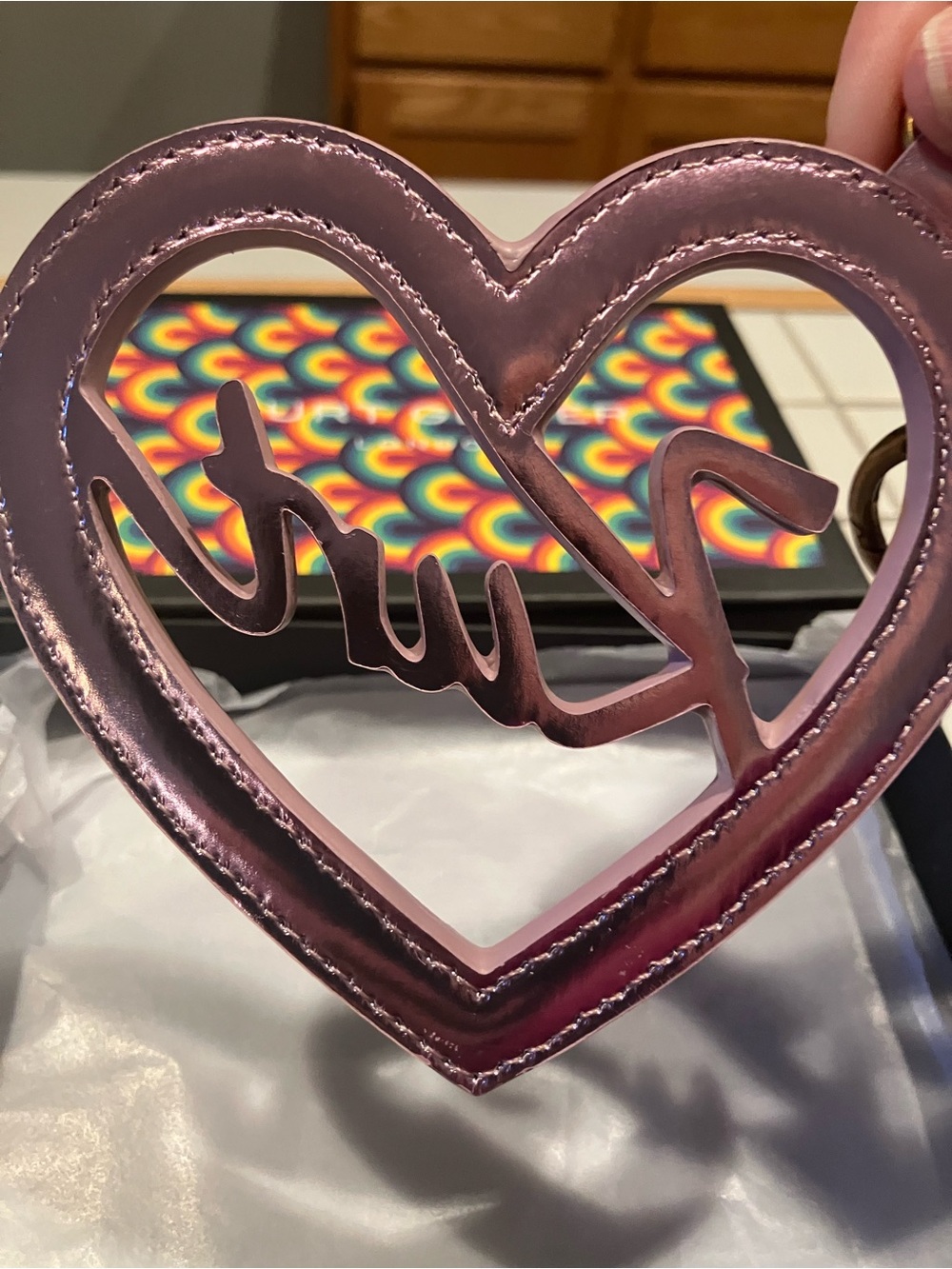 Kurt Geiger Metallic Lavender-Pink Heart Keyring with Script Logo - Picture 3 of 5